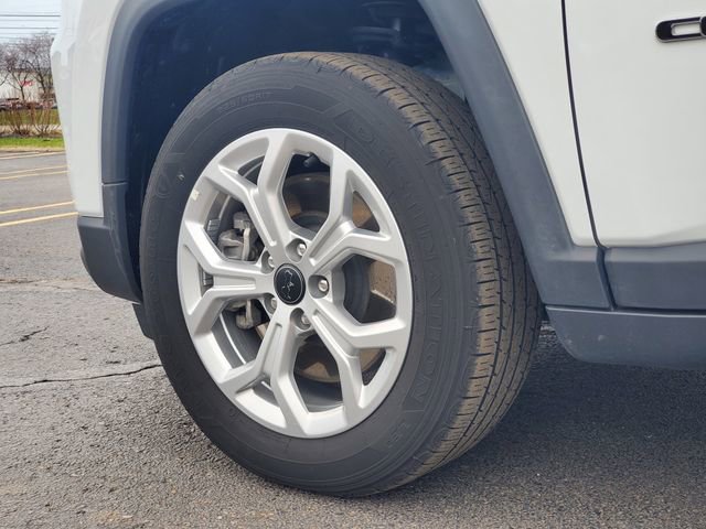 Used 2025 Jeep Compass Latitude AWD/4WD image 32