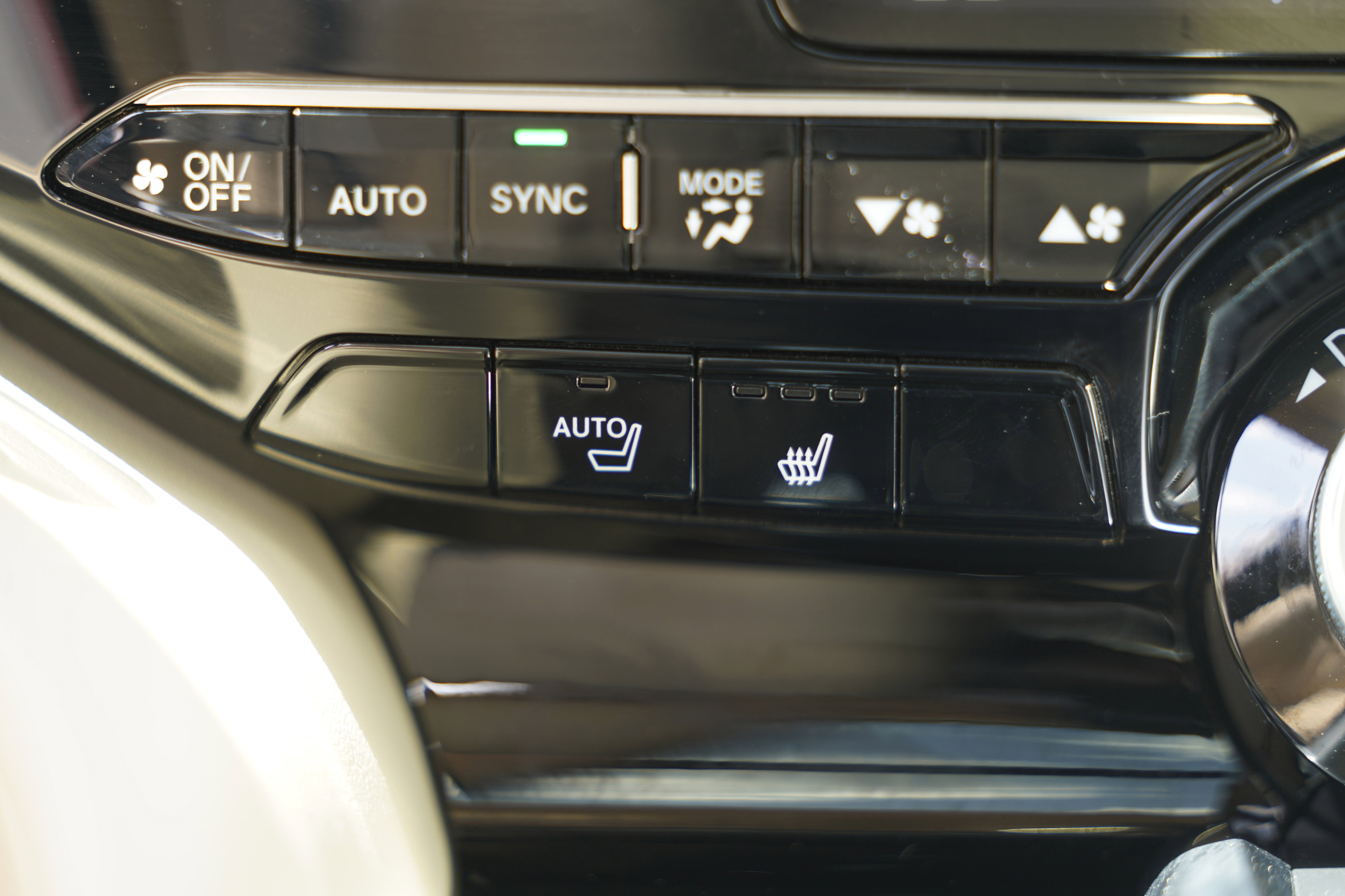 Used 2024 Acura MDX SH-AWD w/ Technology Package image 33