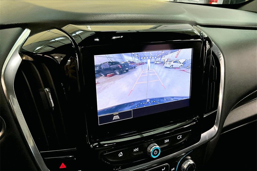 Used 2023 Chevrolet Traverse LT image 24