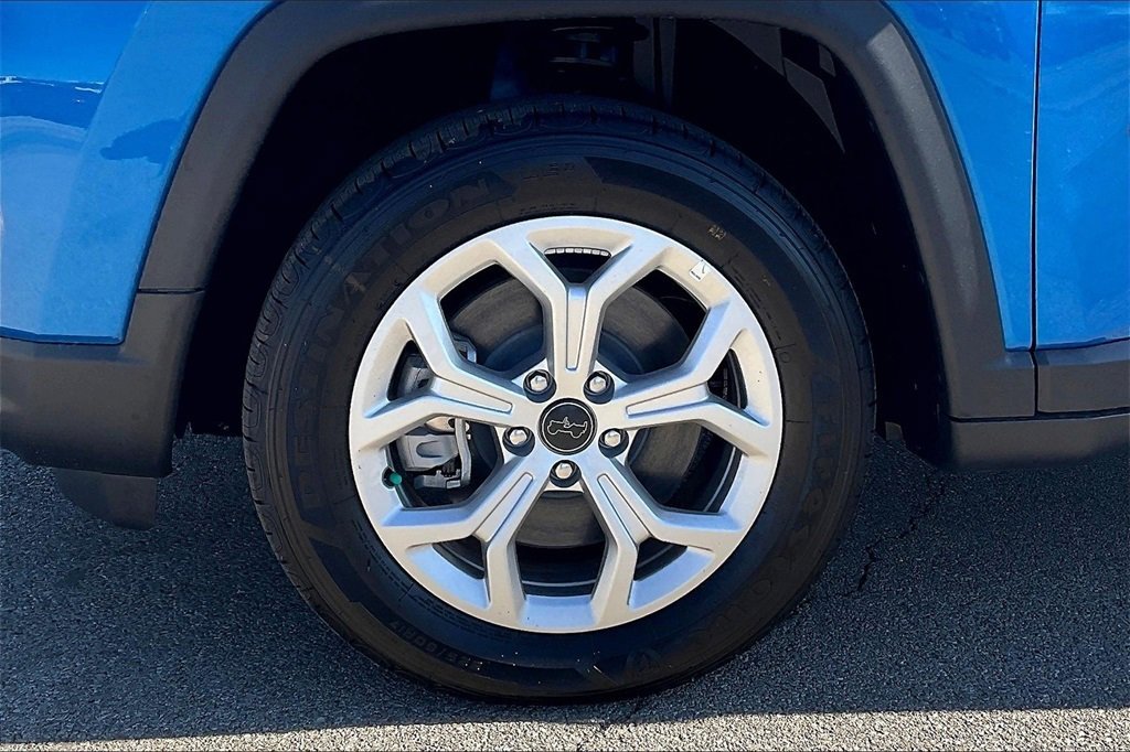 New 2025 Jeep Compass Sport image 12