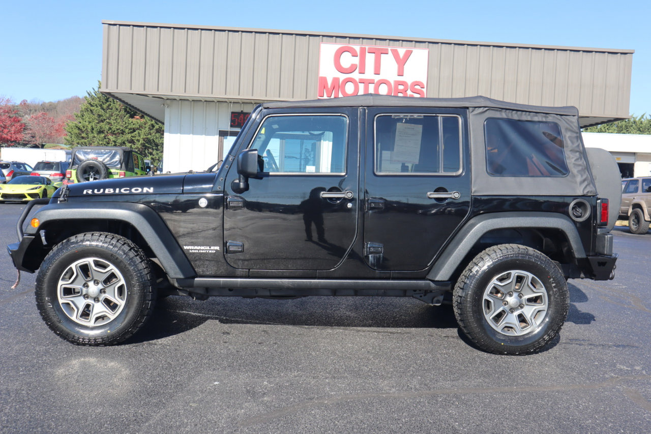 Used 2014 Jeep Wrangler Unlimited Rubicon w/ Connectivity Group image 10