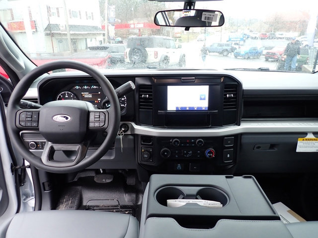 New 2026 Ford F550 4x4 Supercab Super Duty image 14