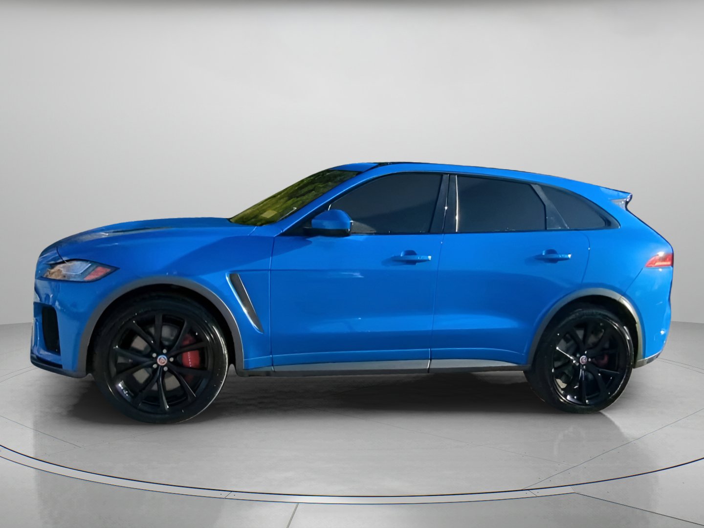 Used 2020 Jaguar F-PACE SVR image 14