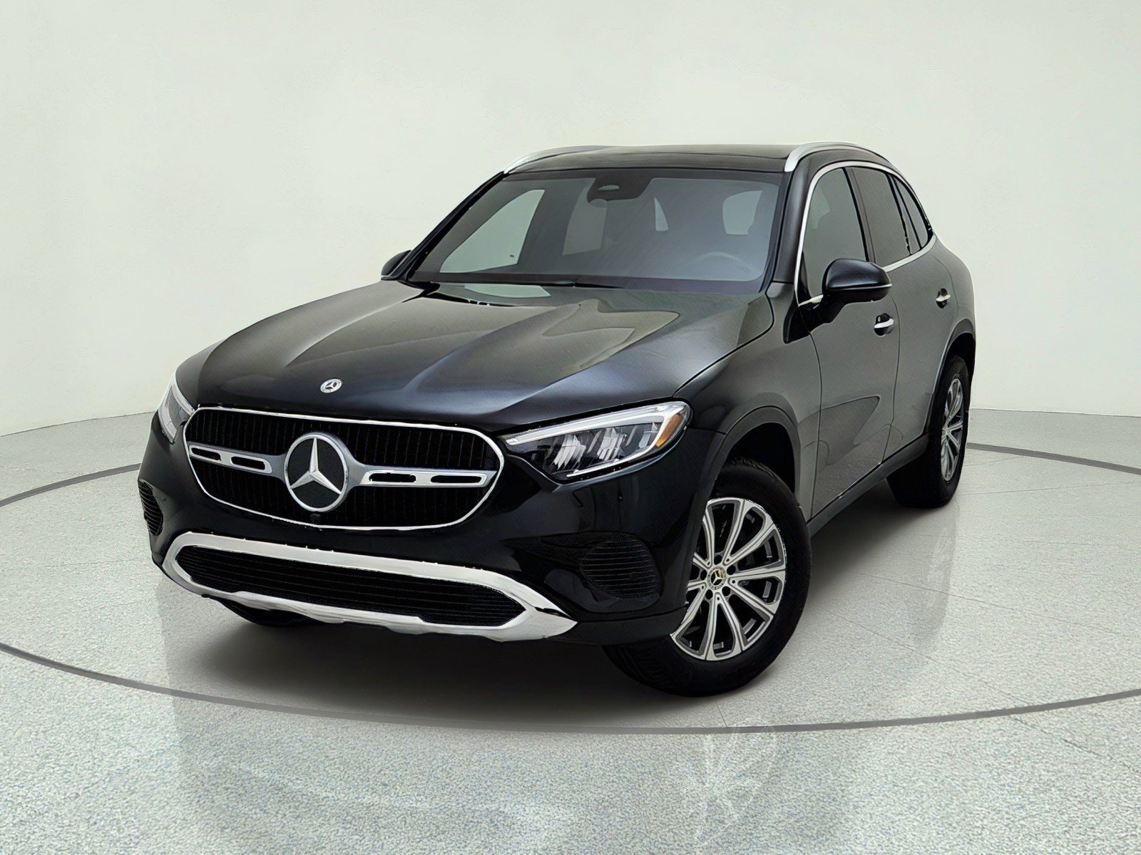 Certified 2026 Mercedes-Benz GLC 300 4MATIC image 2