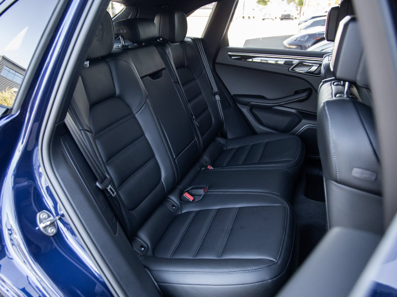 Certified 2026 Porsche Macan AWD/4WD image 42