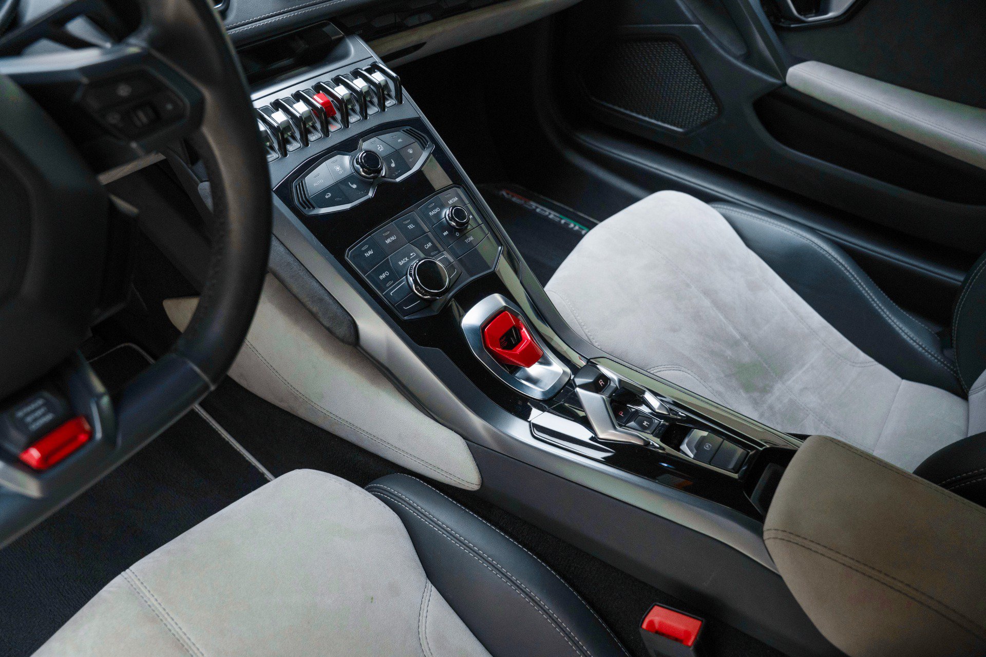 Used 2016 Lamborghini Huracan LP 580-2 RWD image 37