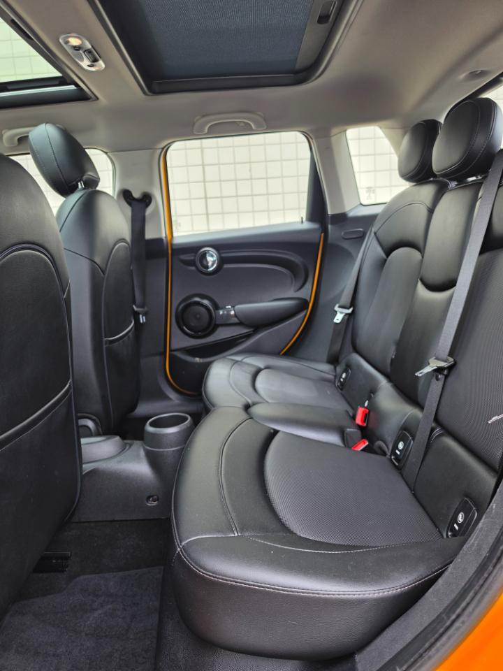 Used 2016 MINI Cooper 4-Door Hardtop FWD image 12
