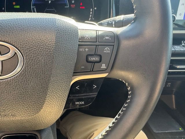 Used 2025 Toyota Camry SE w/ Convenience Package FWD image 15