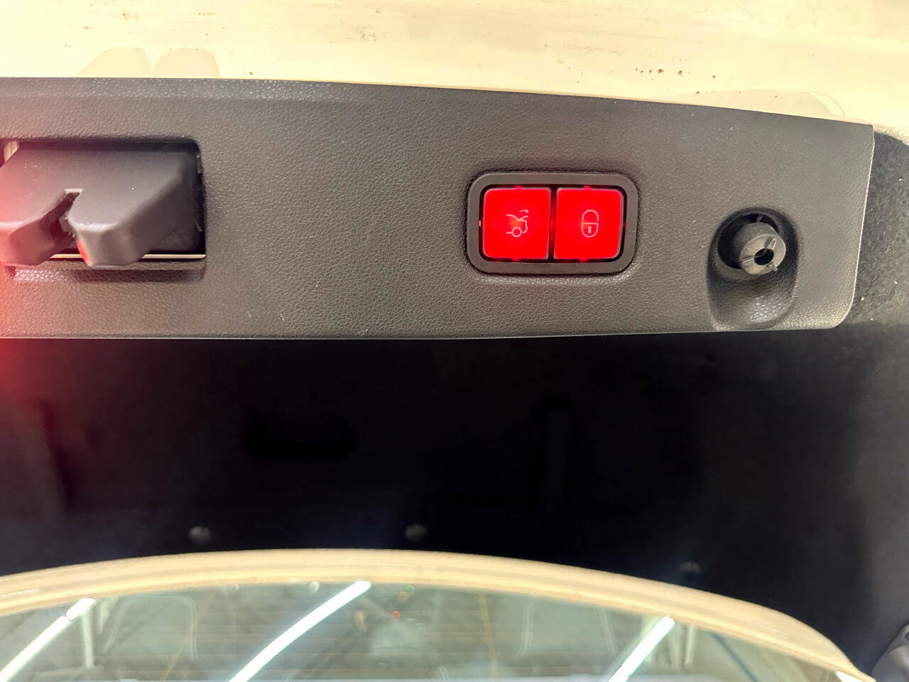 Used 2014 Mercedes-Benz CLS 550 CLS550 4MATIC w/ Premium 1 Package image 13