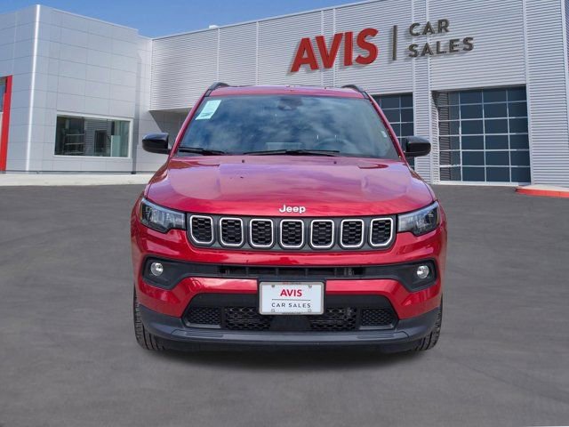 Used 2025 Jeep Compass Latitude w/ Sun & Sound Group image 2