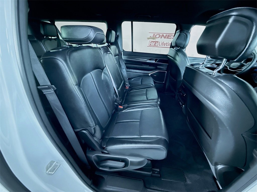 Used 2024 Jeep Wagoneer L Series II w/ Flexible Seating Group image 33