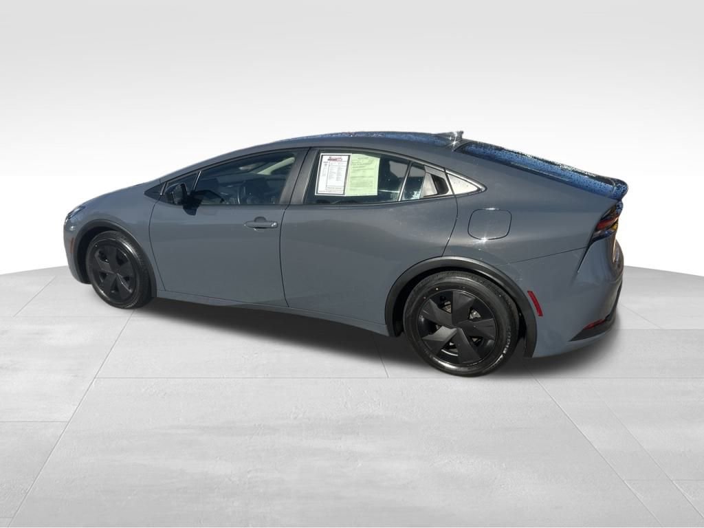 Used 2023 Toyota Prius LE image 14