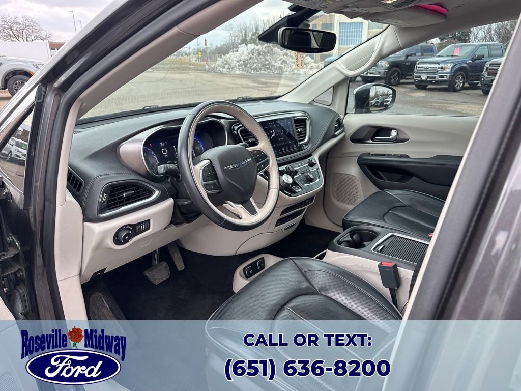 Used 2018 Chrysler Pacifica Limited w/ Tire & Wheel Group image 27