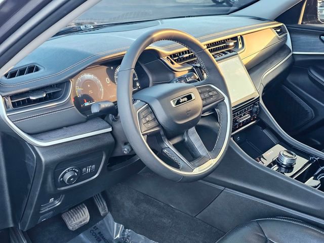 Used 2023 Jeep Grand Cherokee L Limited w/ Luxury Tech Group II image 16