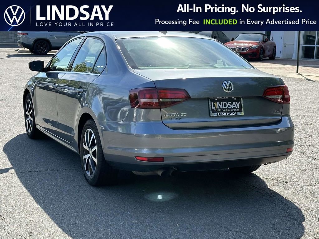 Used 2017 Volkswagen Jetta SE FWD image 5