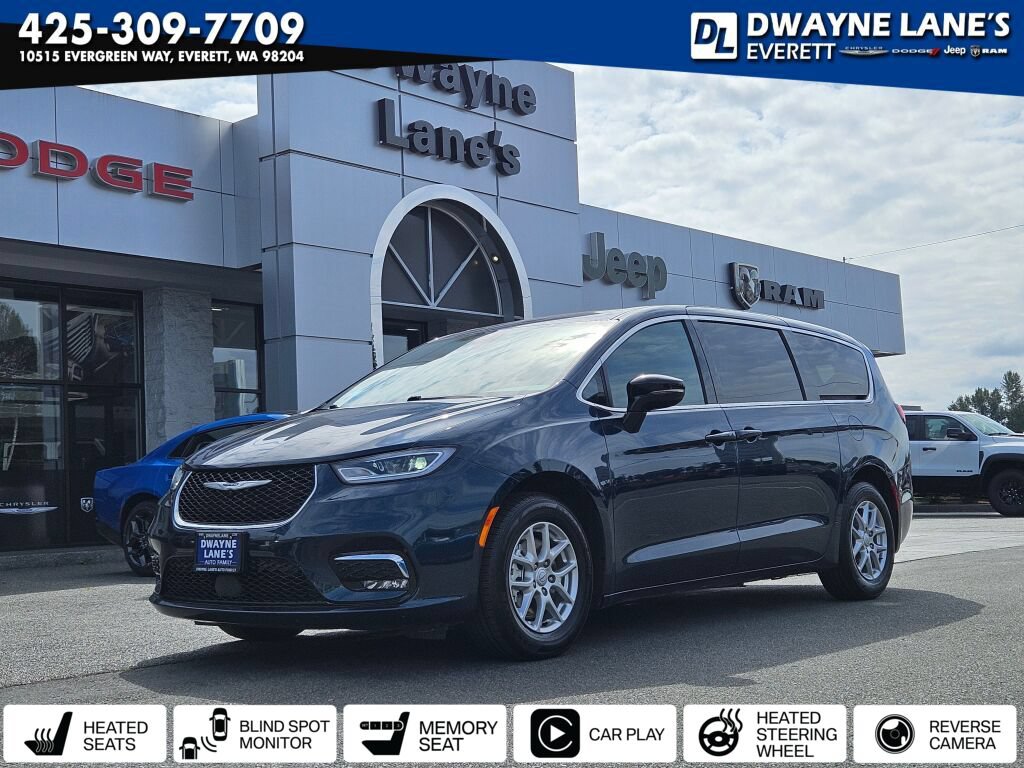 Used 2025 Chrysler Pacifica Select
