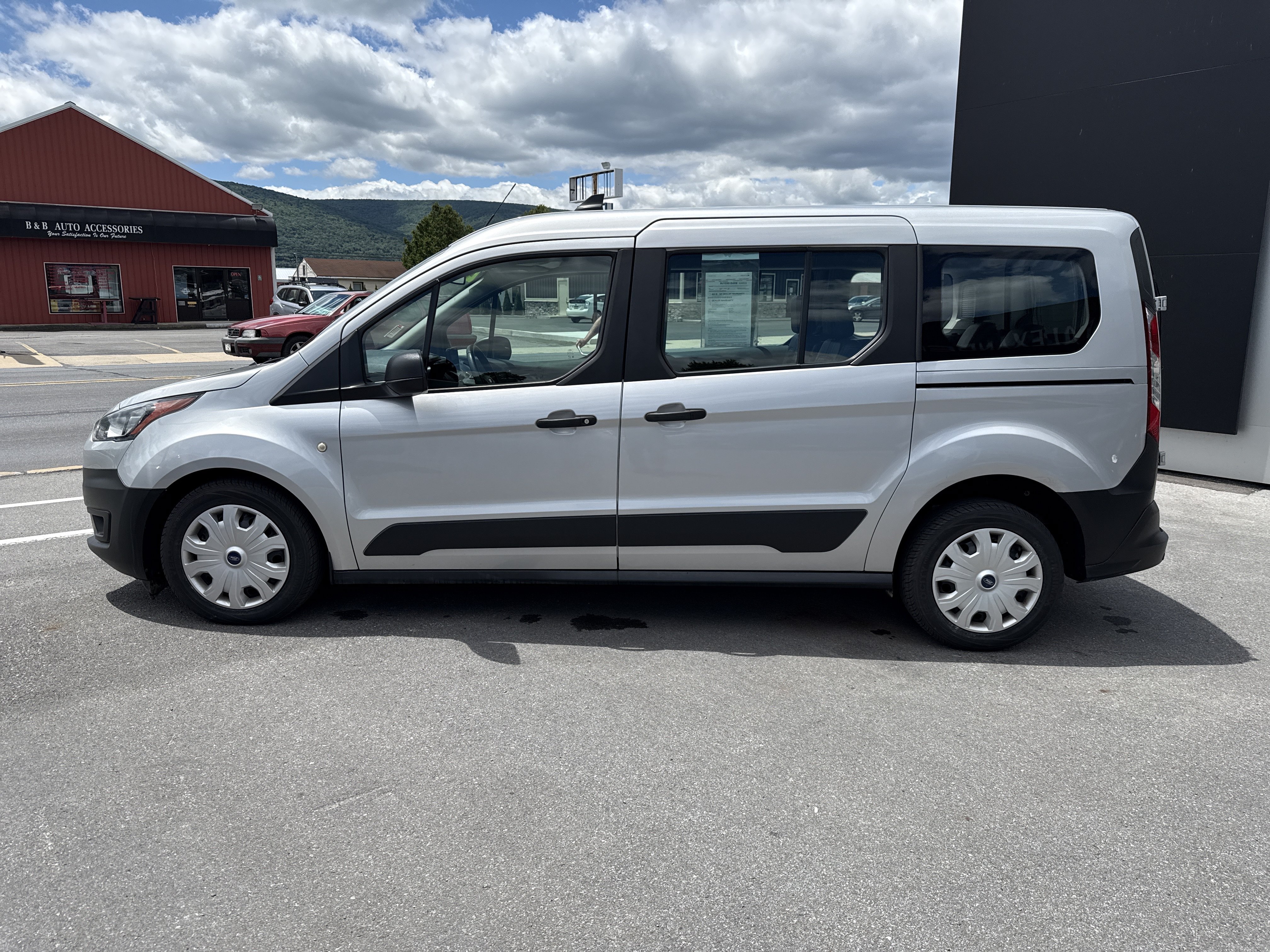 Used 2021 Ford Transit Connect XL FWD image 7
