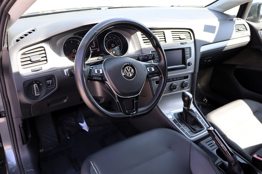 Used 2015 Volkswagen Golf TDI S FWD image 16