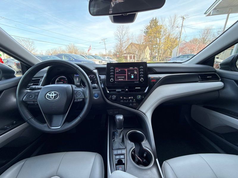 Used 2021 Toyota Camry SE FWD image 21