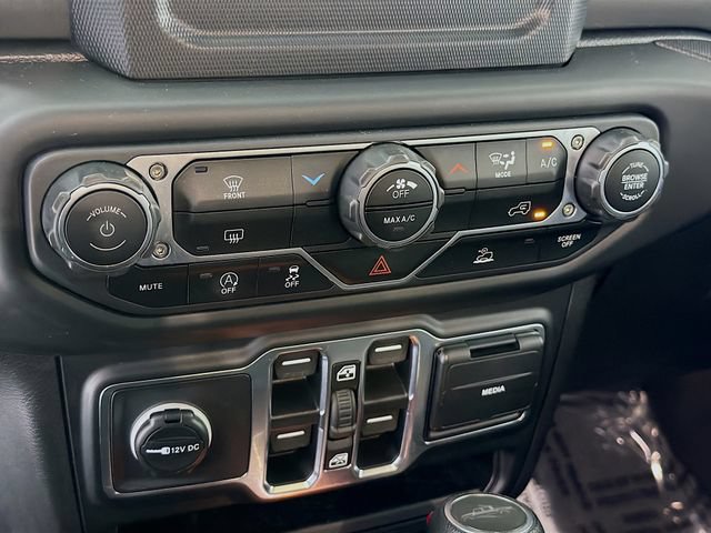 Used 2023 Jeep Gladiator Sport AWD/4WD image 16