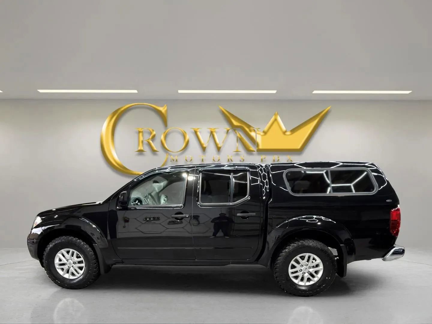 Used 2018 Nissan Frontier SV image 9