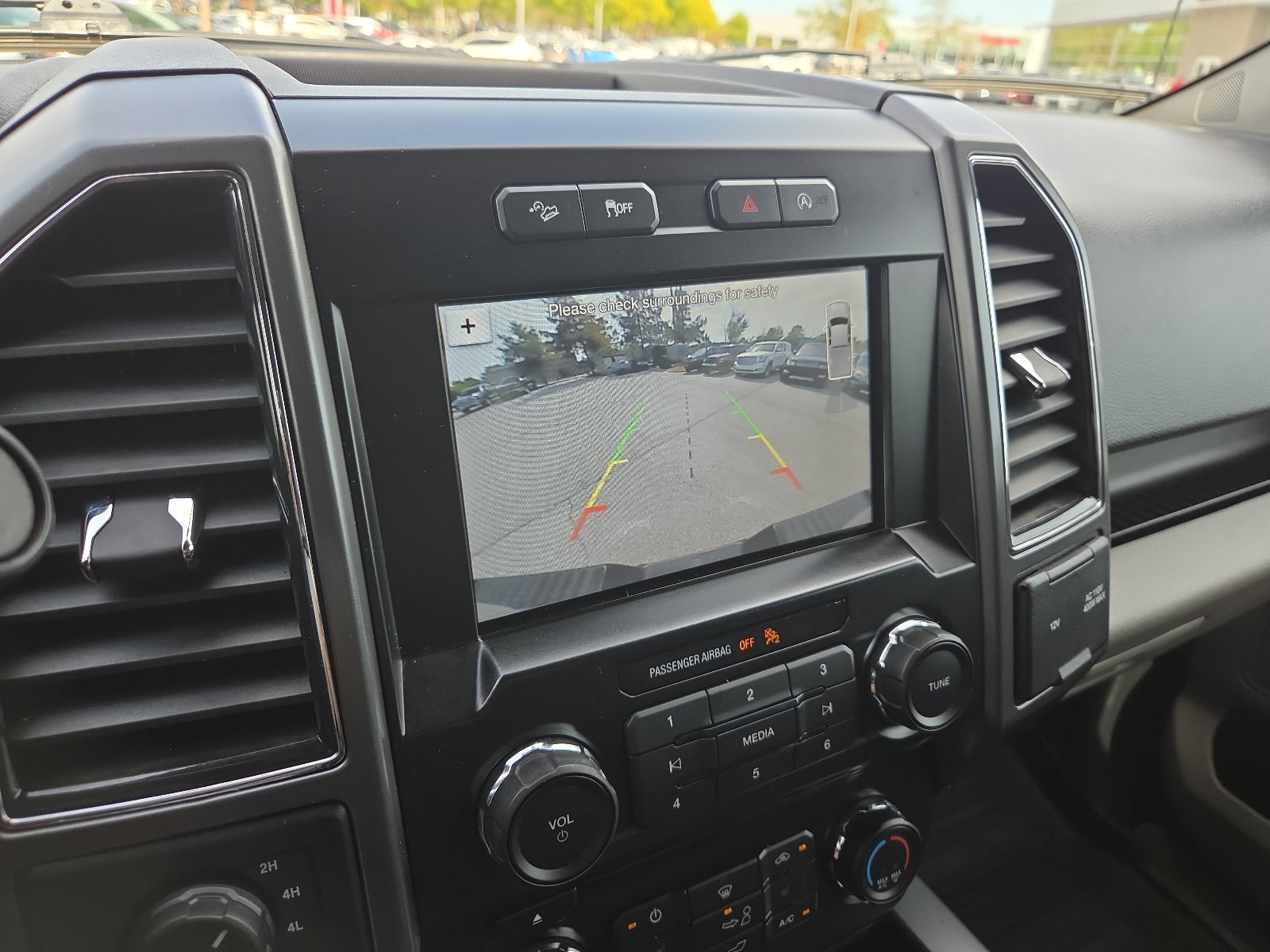 Used 2018 Ford F150 XLT w/ Equipment Group 302A Luxury AWD/4WD image 17