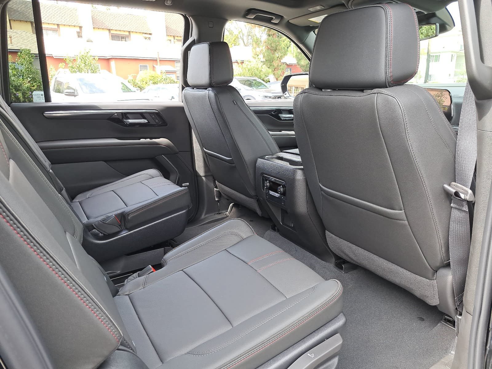 Used 2026 Chevrolet Suburban RST w/ Comfort Package RWD image 11