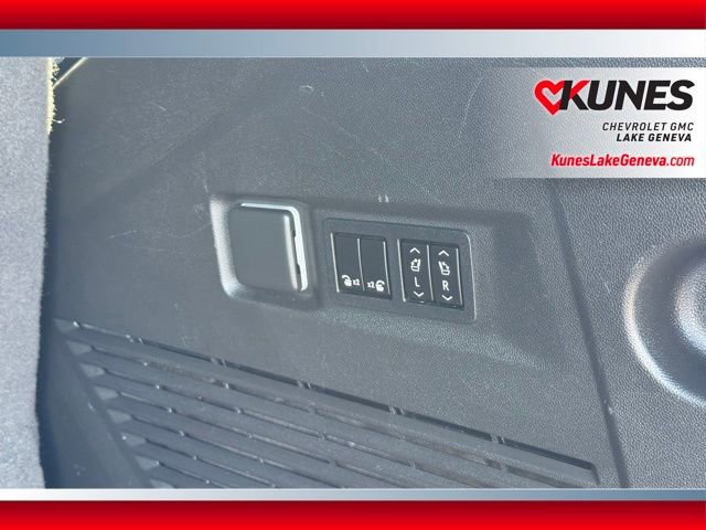 Used 2022 GMC Yukon AT4 AWD/4WD image 25