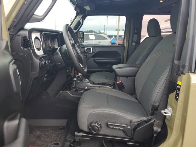 Used 2025 Jeep Wrangler Sport AWD/4WD image 17