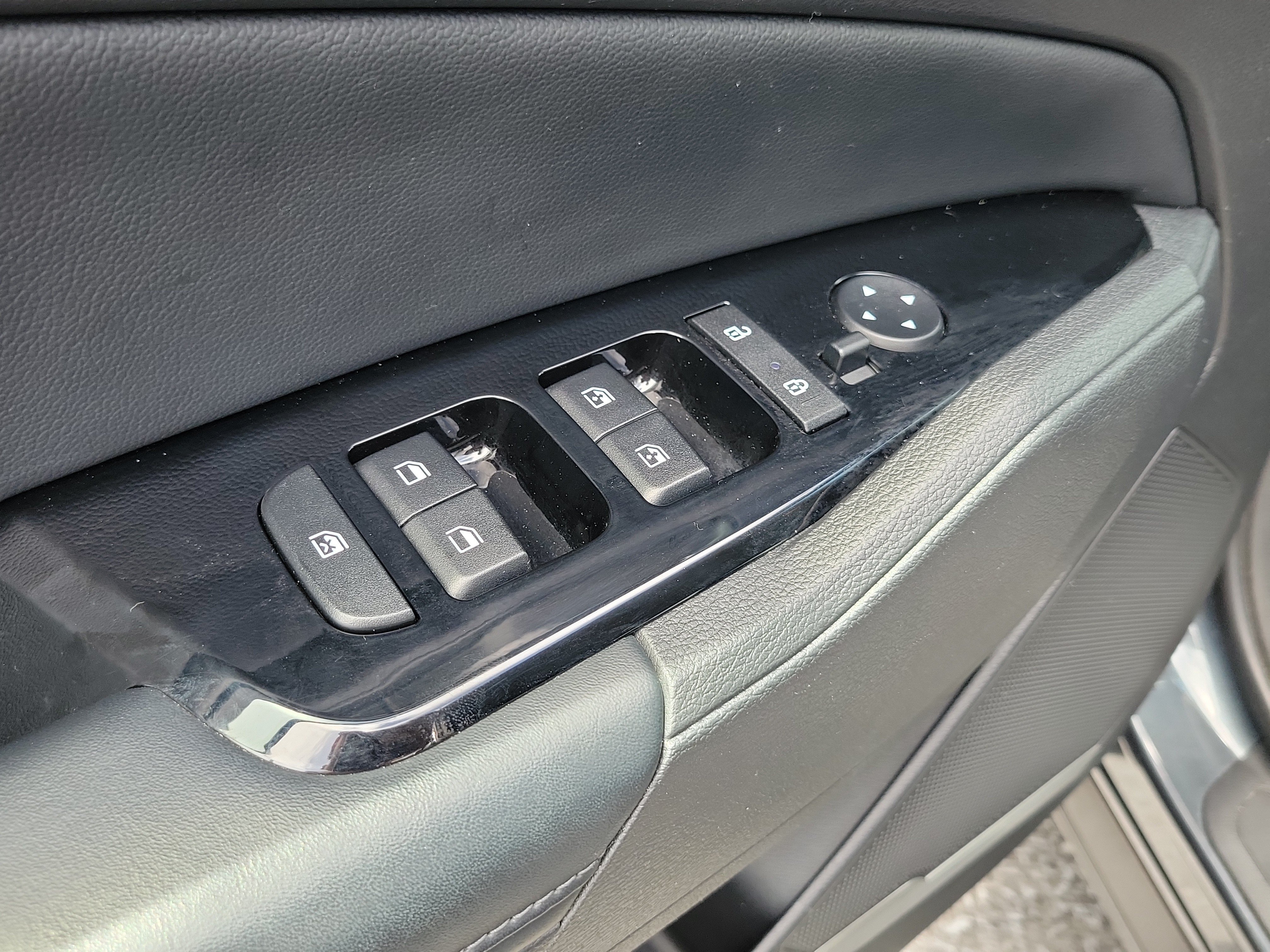Used 2024 Kia Sportage EX FWD image 20