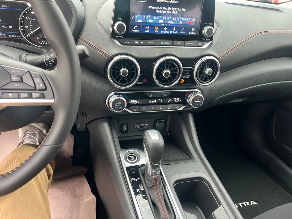 New 2025 Nissan Sentra SR image 18