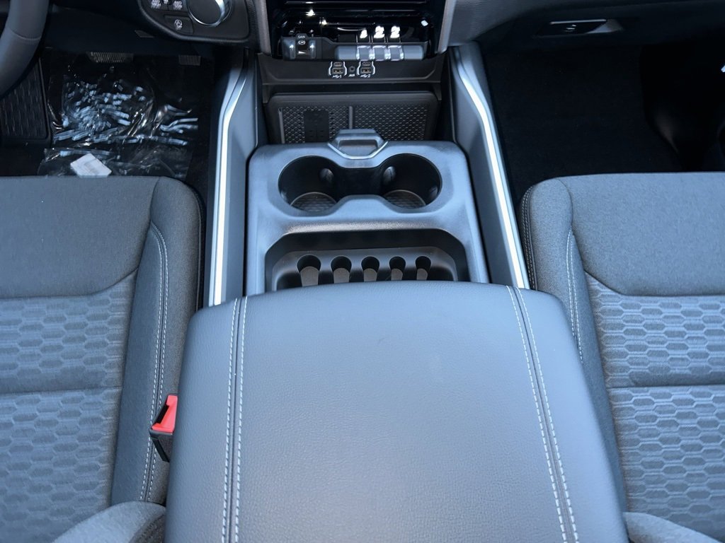 New 2026 RAM 1500 4x4 Crew Cab image 13