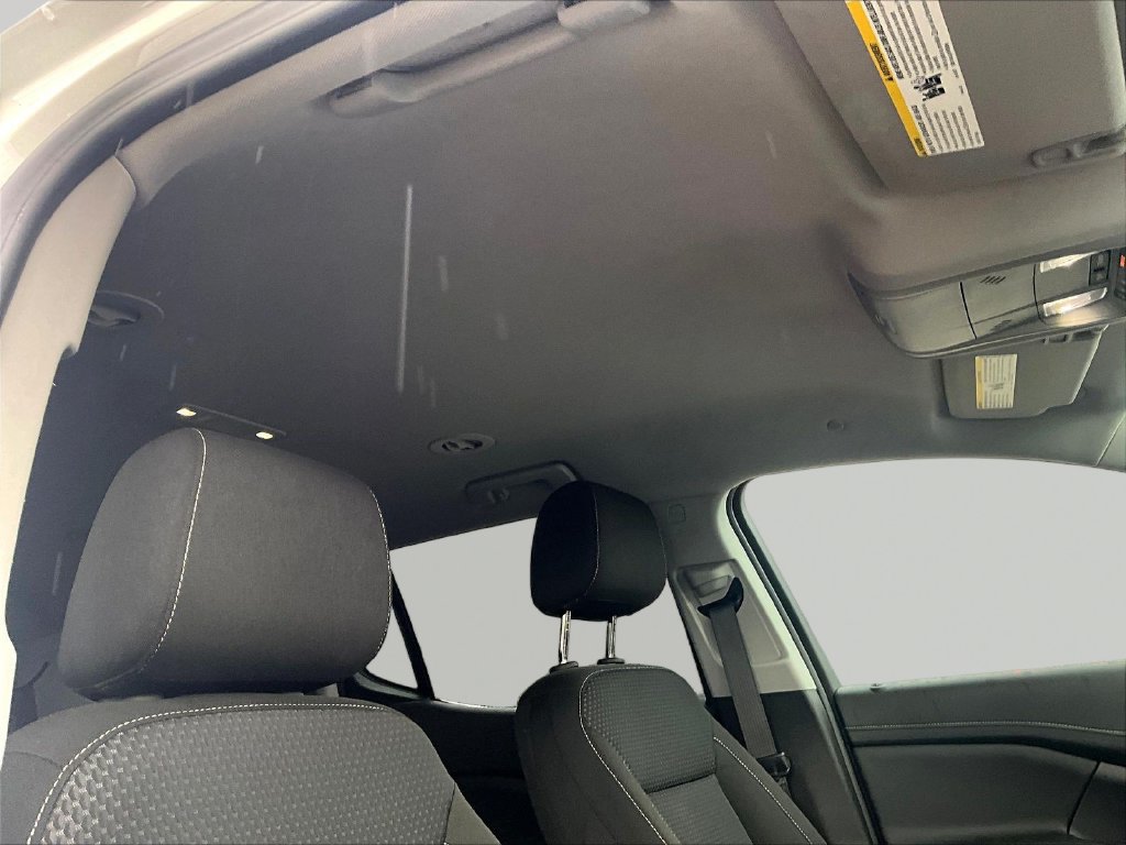 Used 2023 GMC Acadia SLE FWD image 30