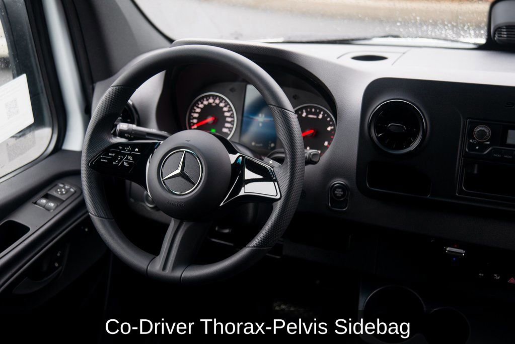 Used 2025 Mercedes-Benz Sprinter 2500 image 35