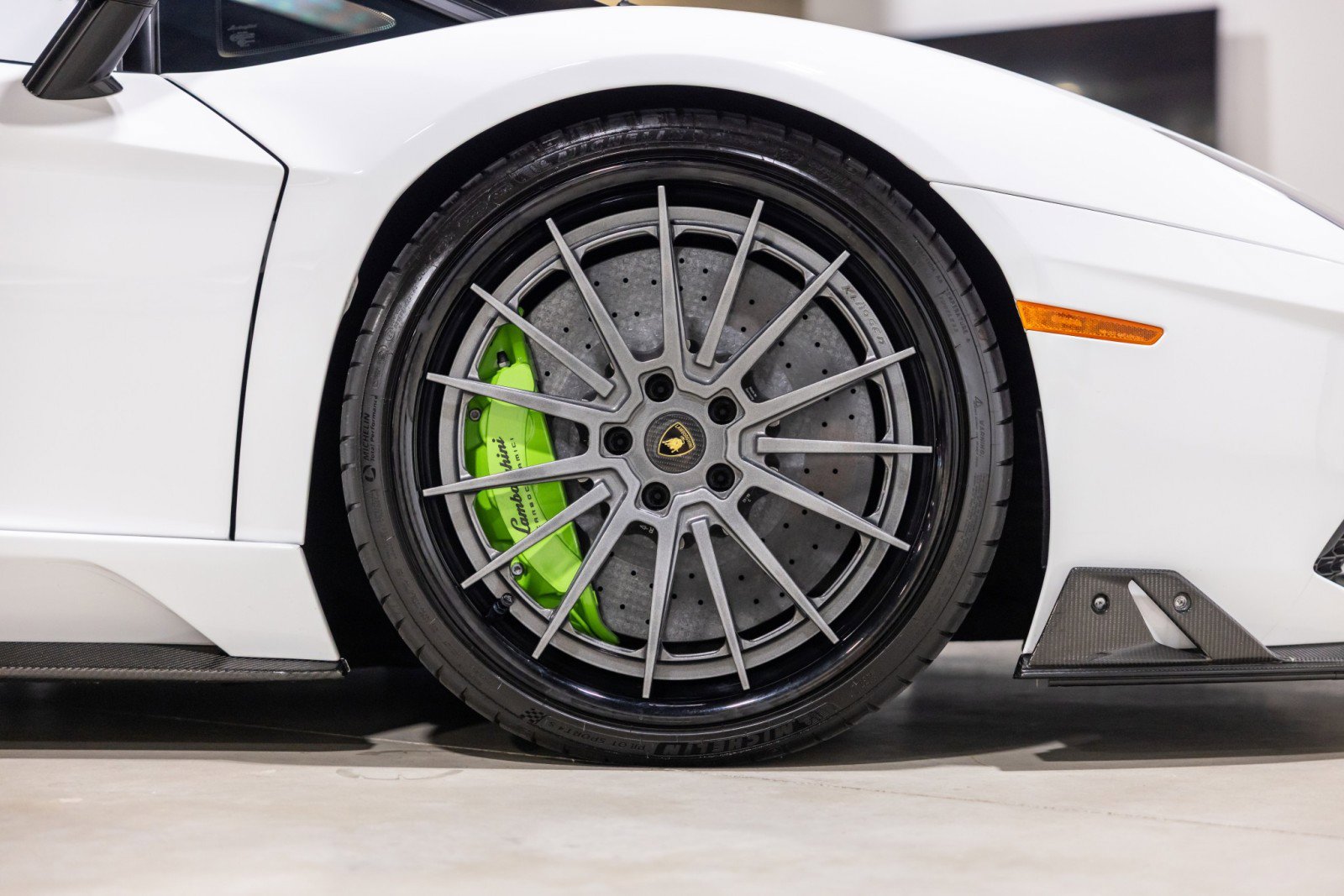 Used 2019 Lamborghini Aventador S image 28