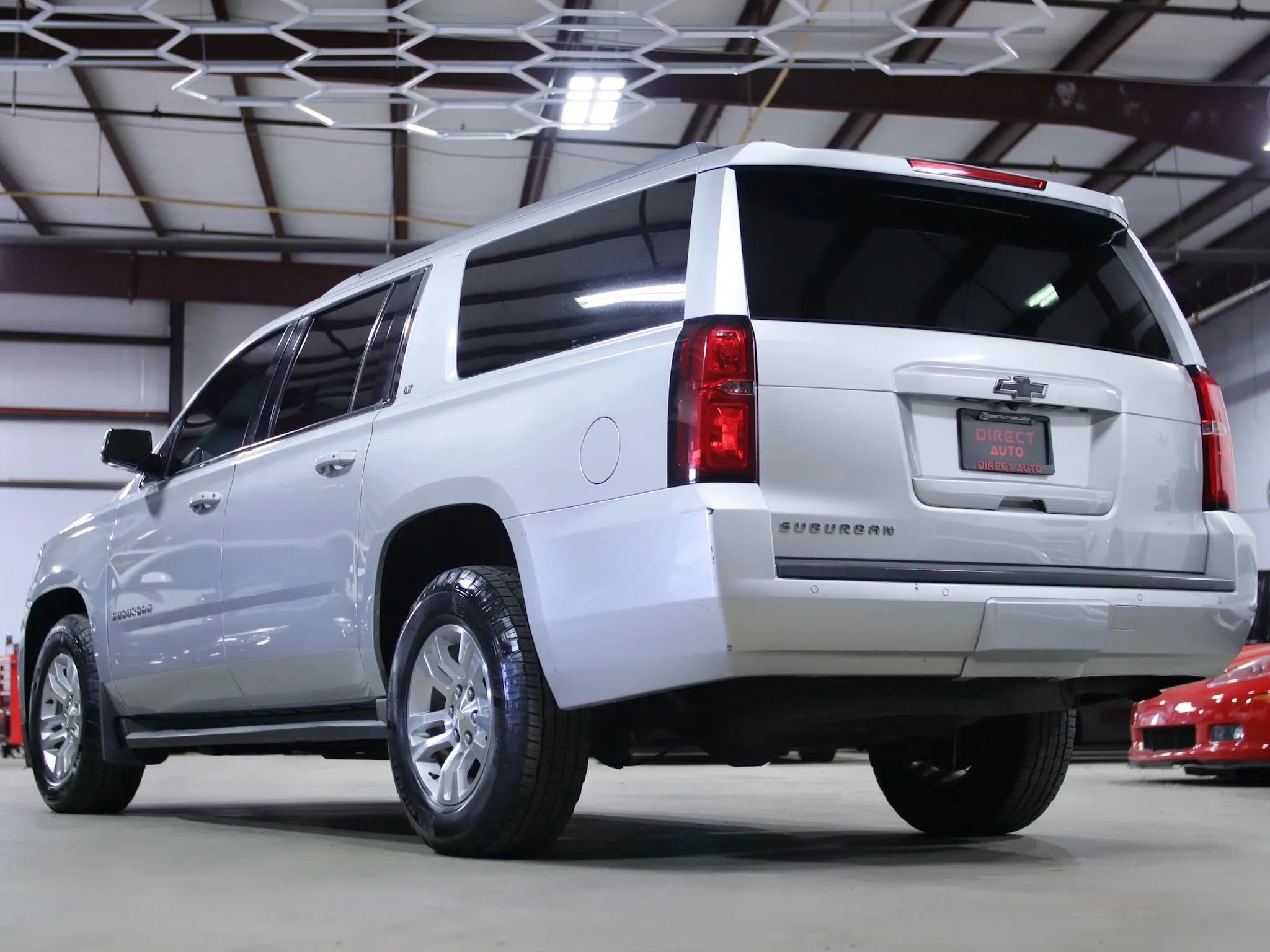 Used 2016 Chevrolet Suburban LT image 14