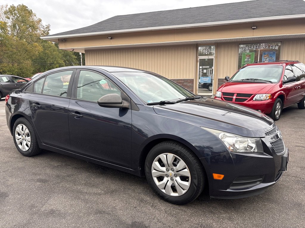Used 2014 Chevrolet Cruze LS image 1