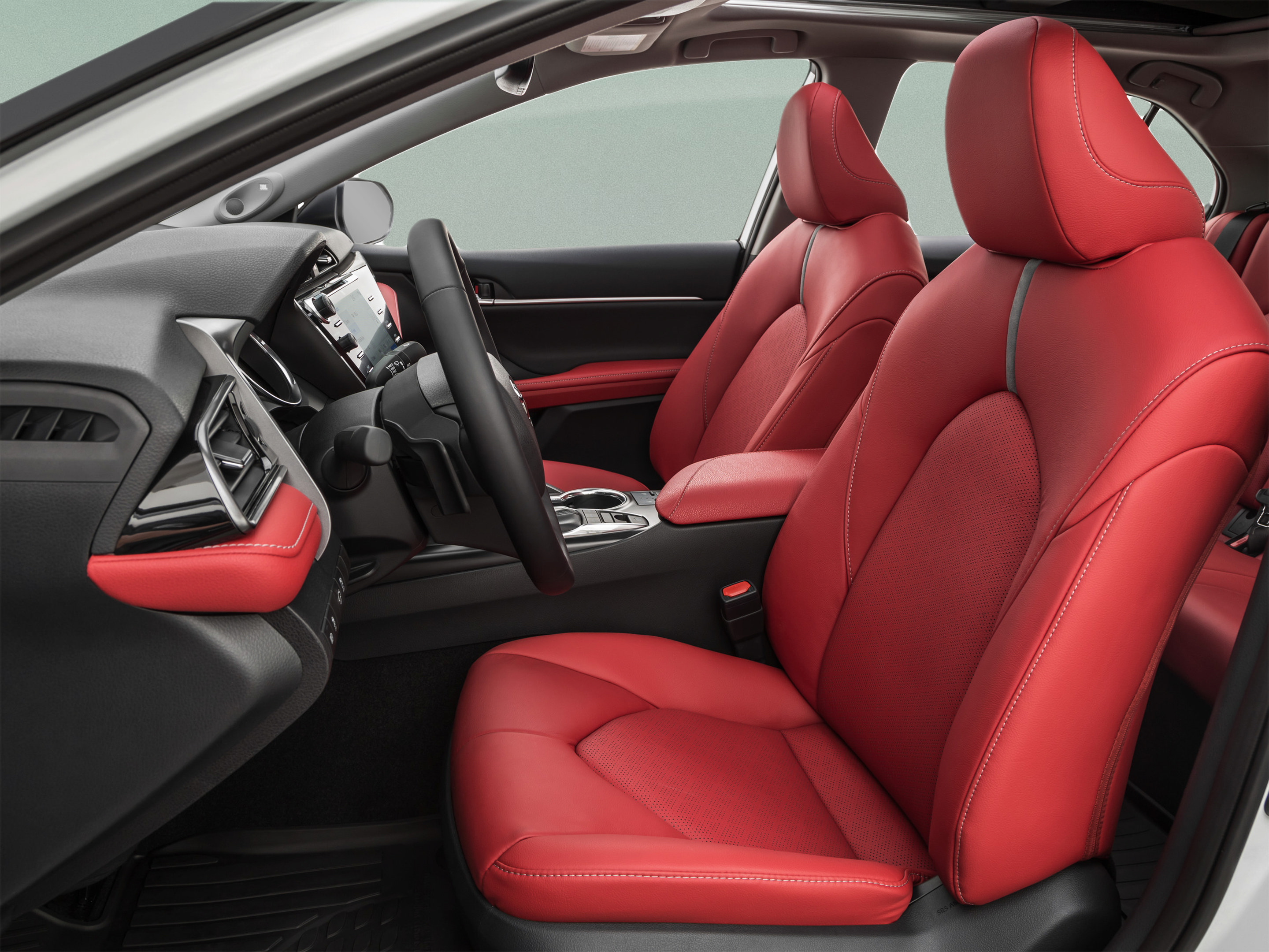 Used 2020 Toyota Camry XSE FWD image 17