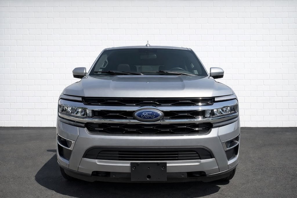 Used 2023 Ford Expedition Limited AWD/4WD image 2