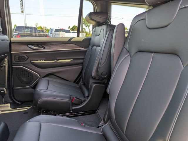 New 2026 Jeep Grand Cherokee L Limited AWD/4WD image 17