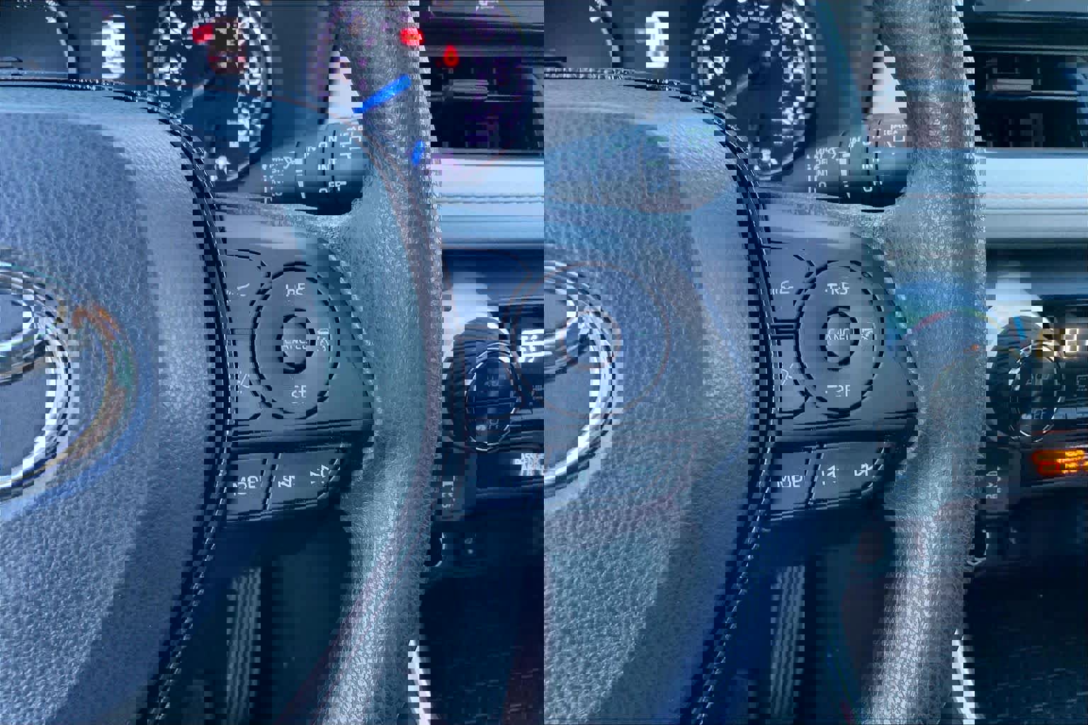 Used 2020 Toyota RAV4 XLE w/ Convenience Package image 24