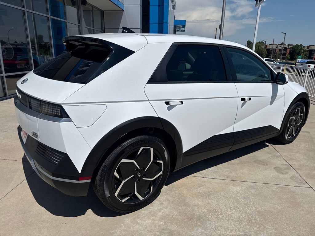 Used 2024 Hyundai Ioniq 5 SEL AWD/4WD image 5