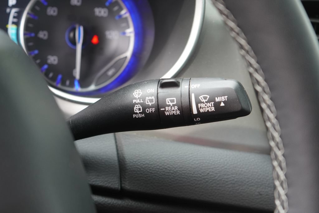 Used 2025 Chrysler Pacifica Select FWD image 17