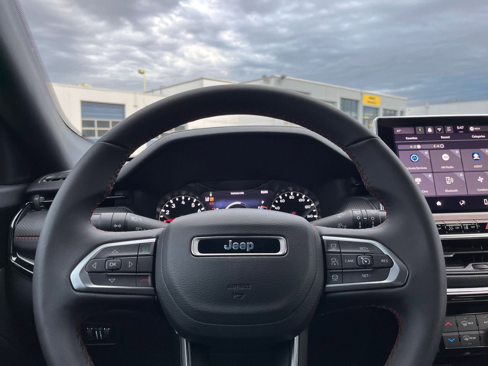 Used 2025 Jeep Compass Trailhawk w/ Trailer Tow Group image 28