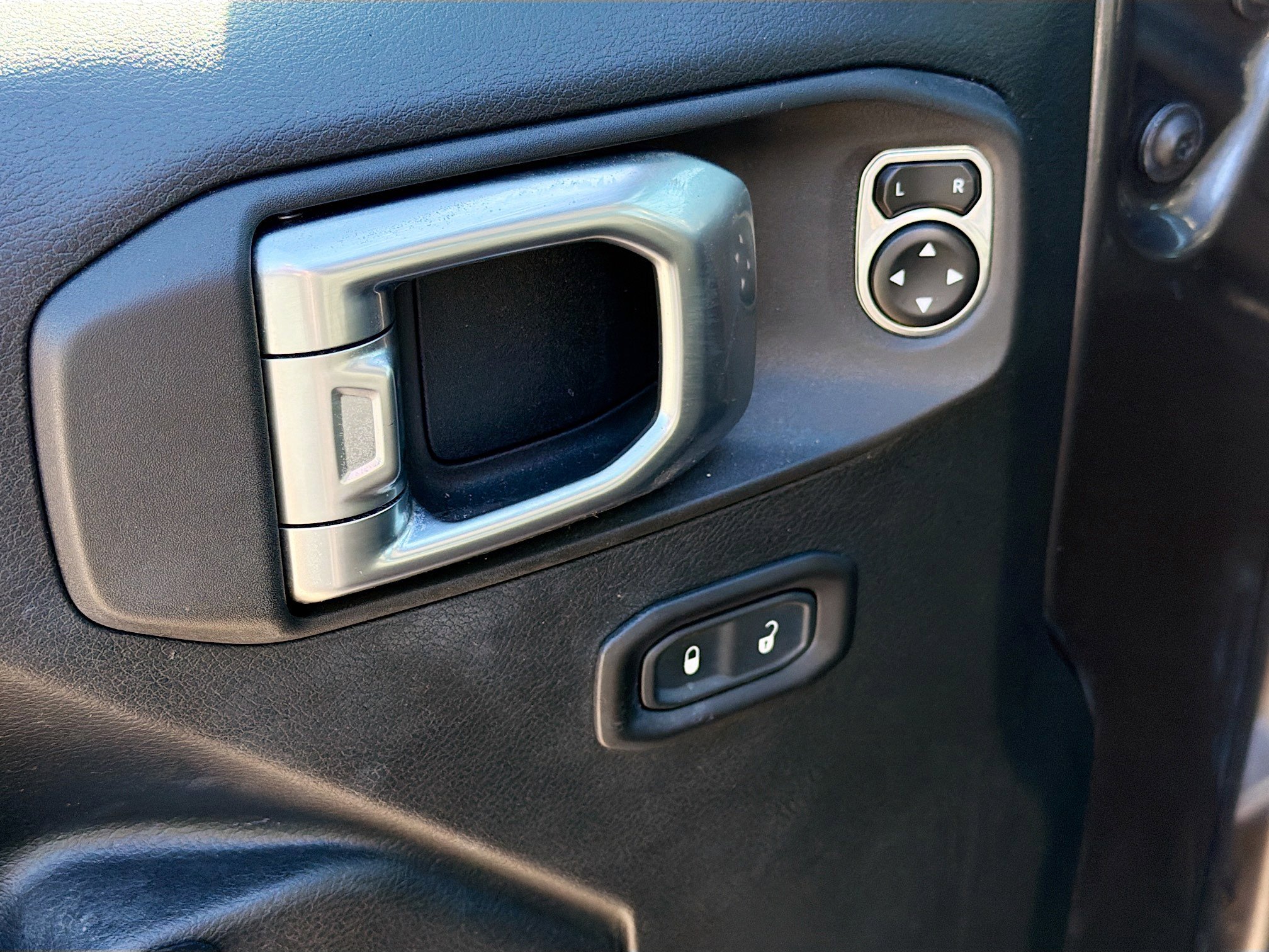 Used 2019 Jeep Wrangler Sport image 20