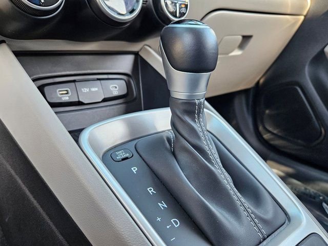Used 2025 Hyundai Venue SEL image 19