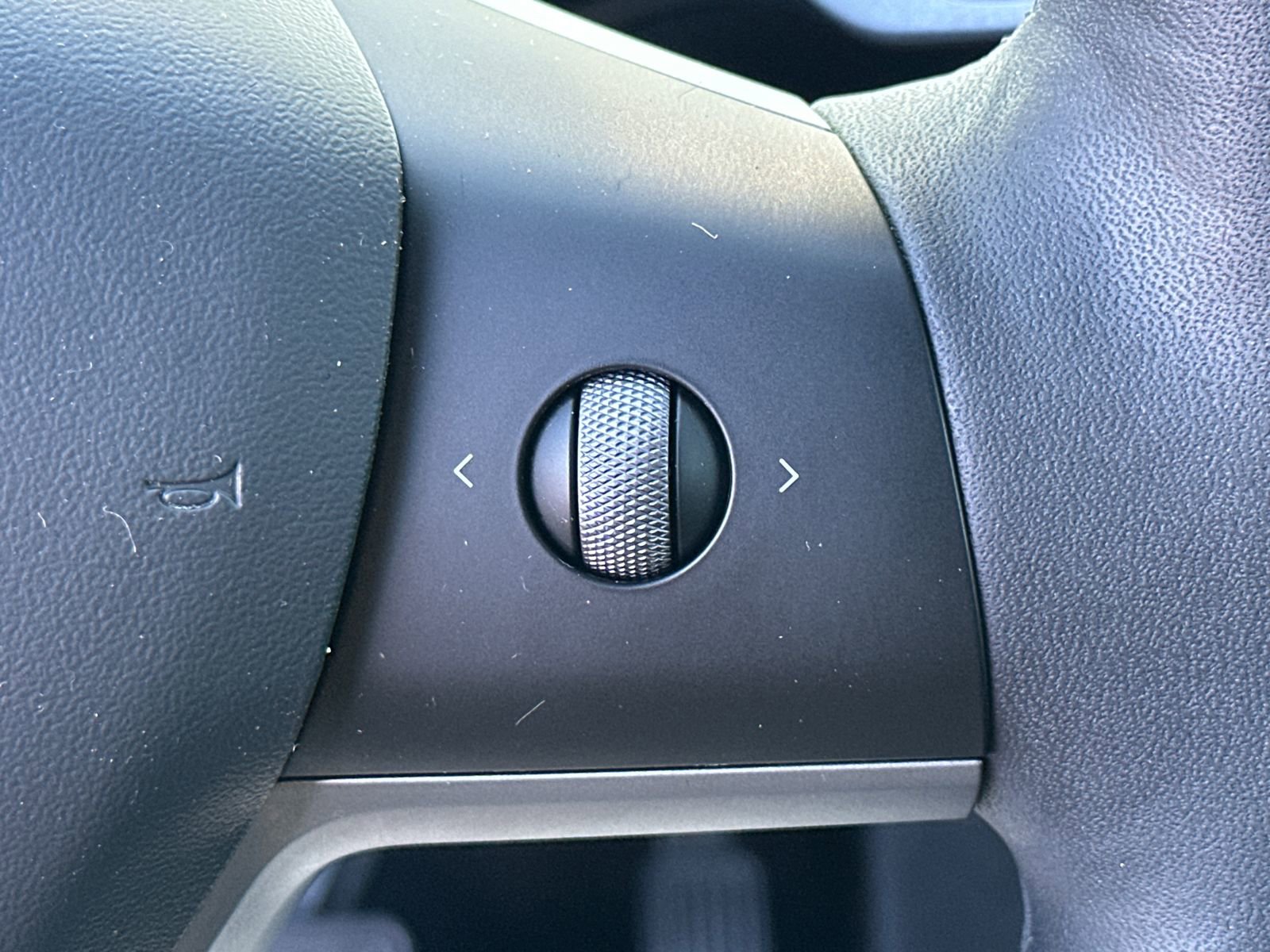 Used 2021 Tesla Model Y Long Range image 31