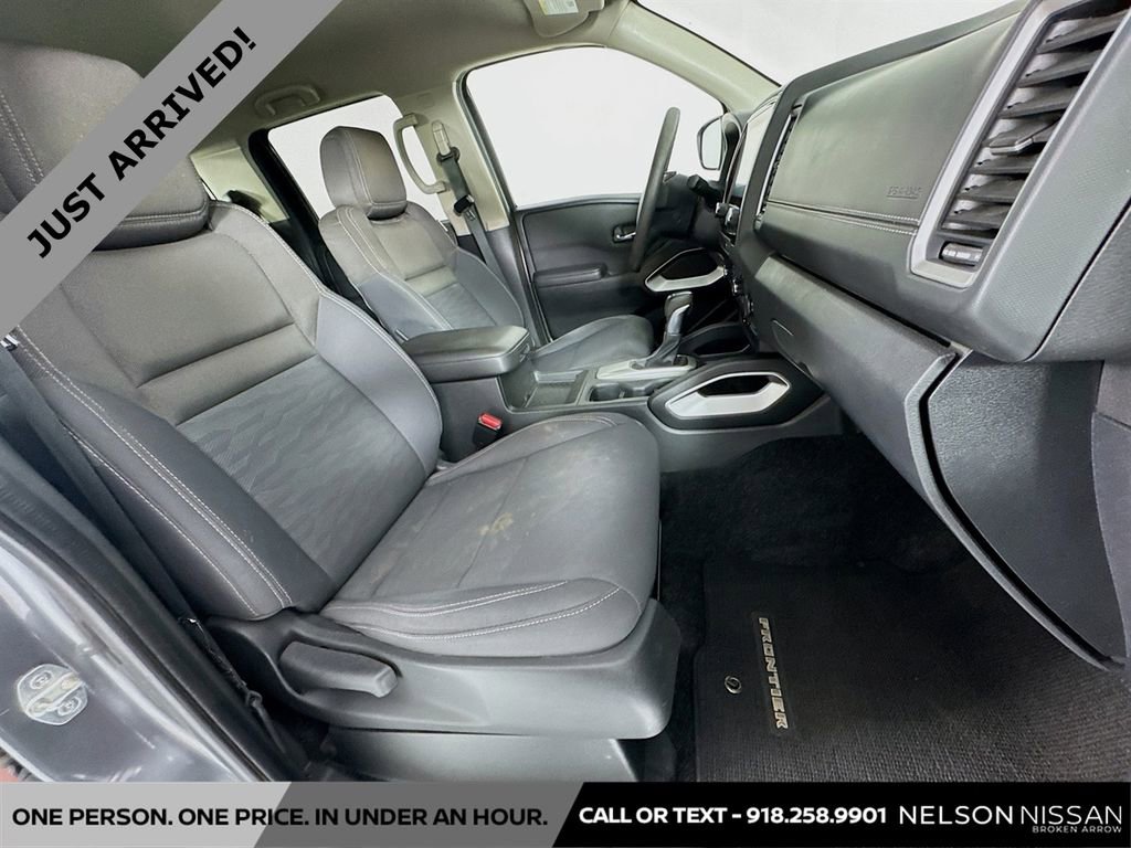 Used 2024 Nissan Frontier SV w/ Technology Package image 25