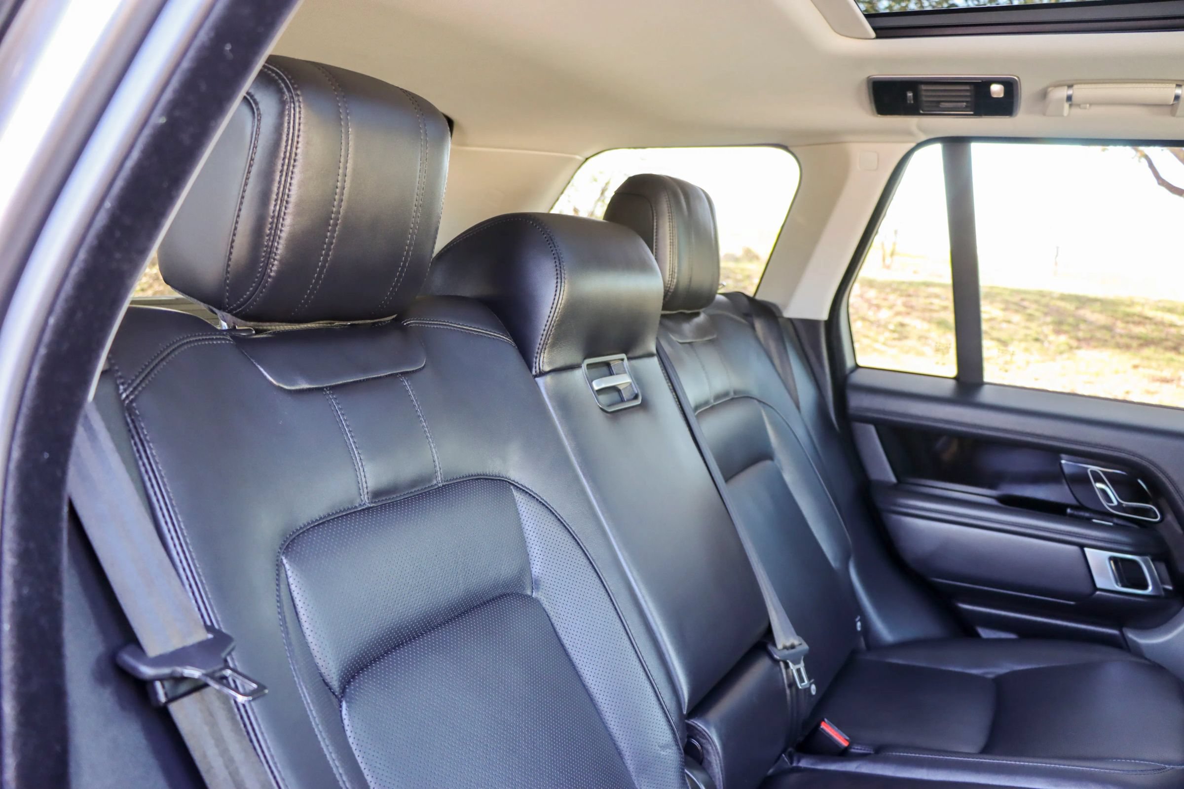Used 2018 Land Rover Range Rover HSE AWD/4WD image 39