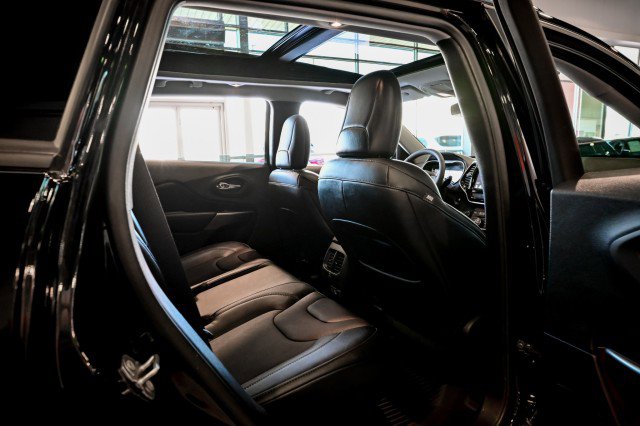 Used 2022 Jeep Cherokee Limited w/ Mopar Interior Package image 23